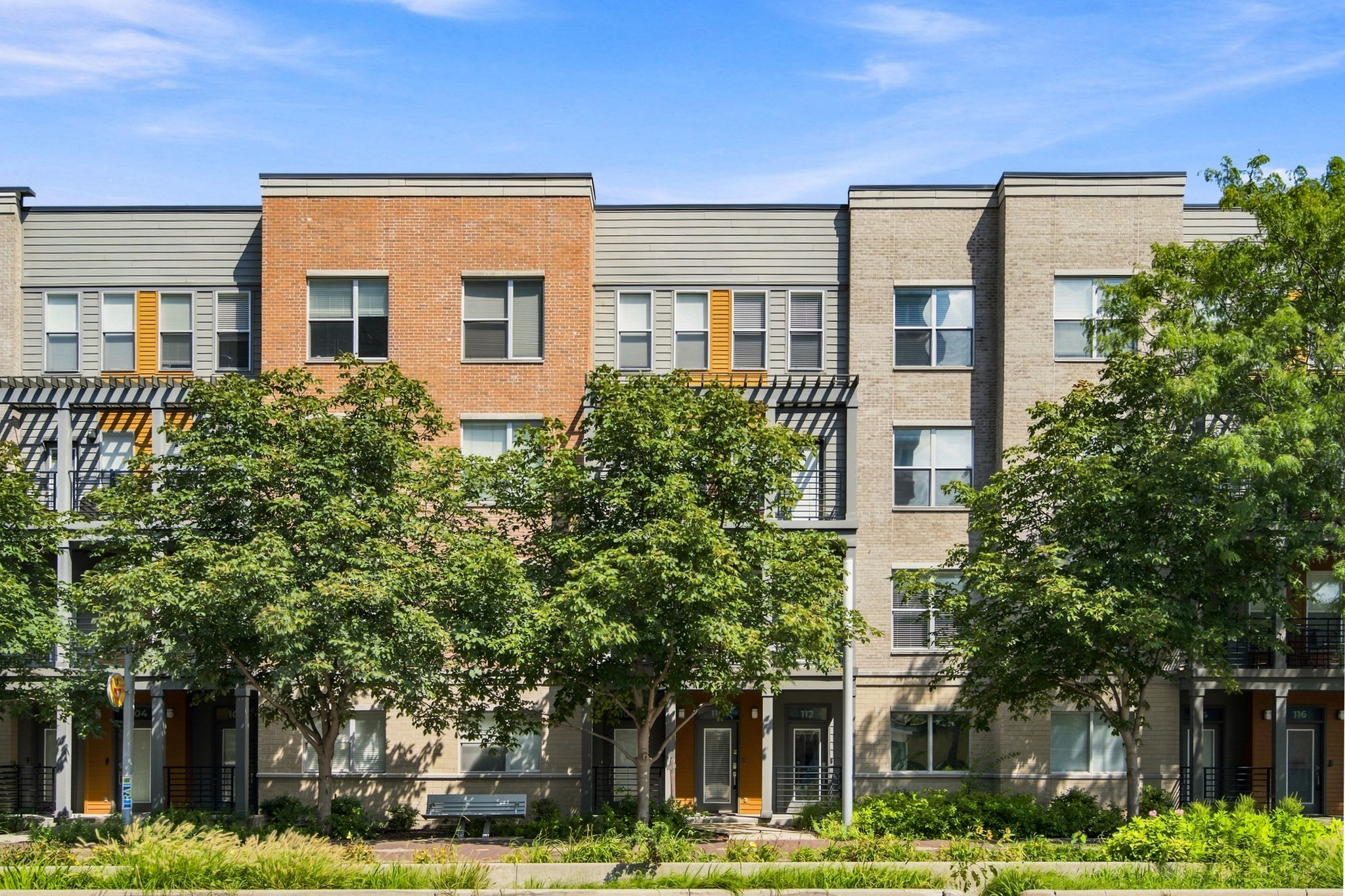 112 East North Street – photo 1