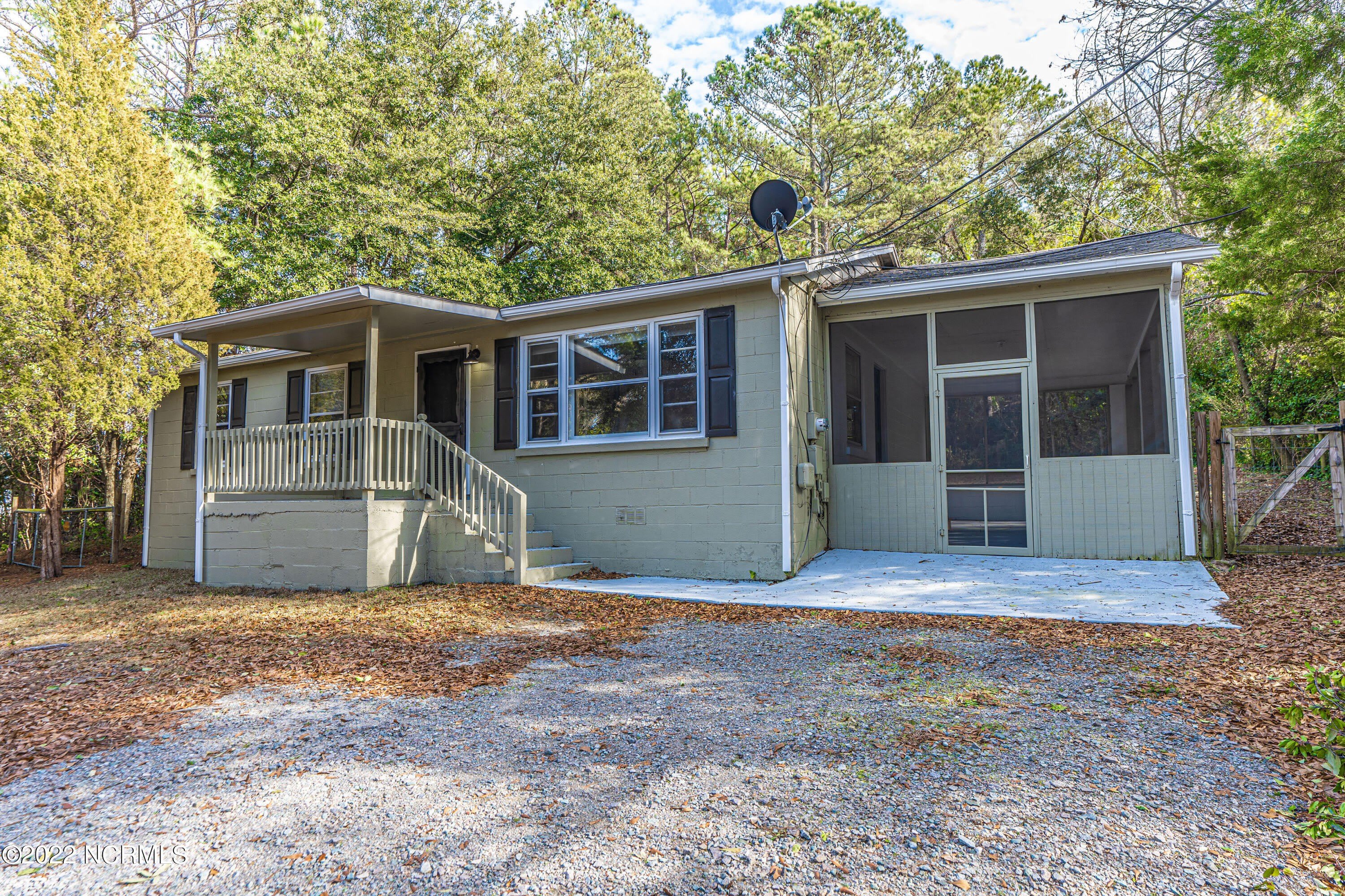 885 S Stephens Street – photo 1 of 33