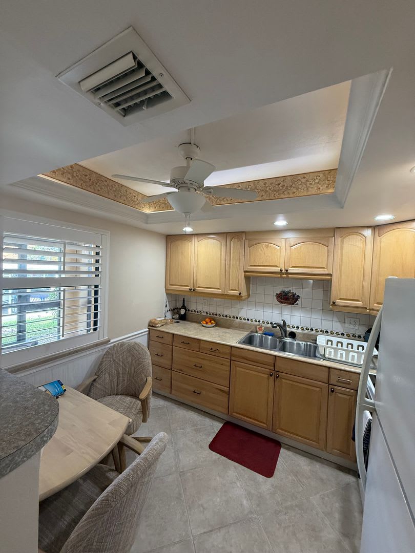 1 bed 1 bath FURNISHED unit in Whiskey Creek – photo 1 of 8