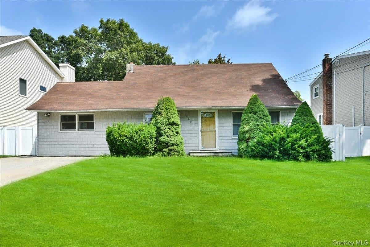 257 Maple Street – photo 1 of 24