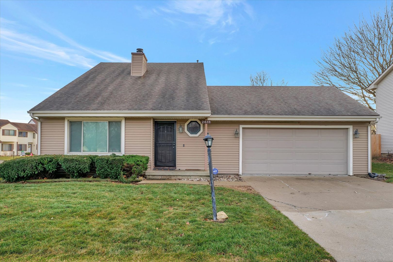 4 bedroom, 2 bath home – photo 1