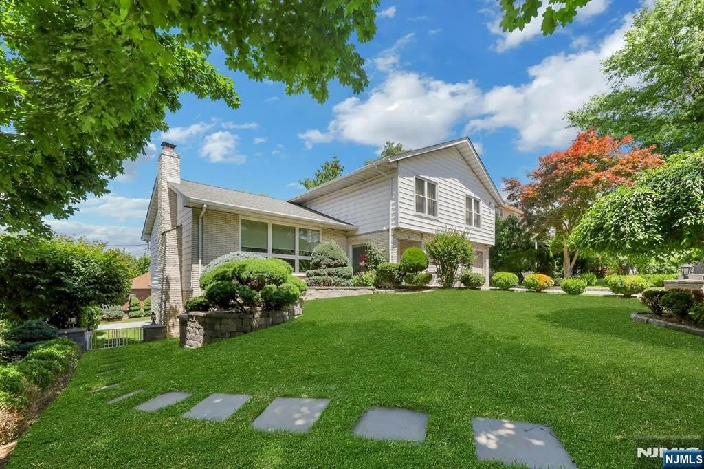 38 Ash Street – photo 1 of 24