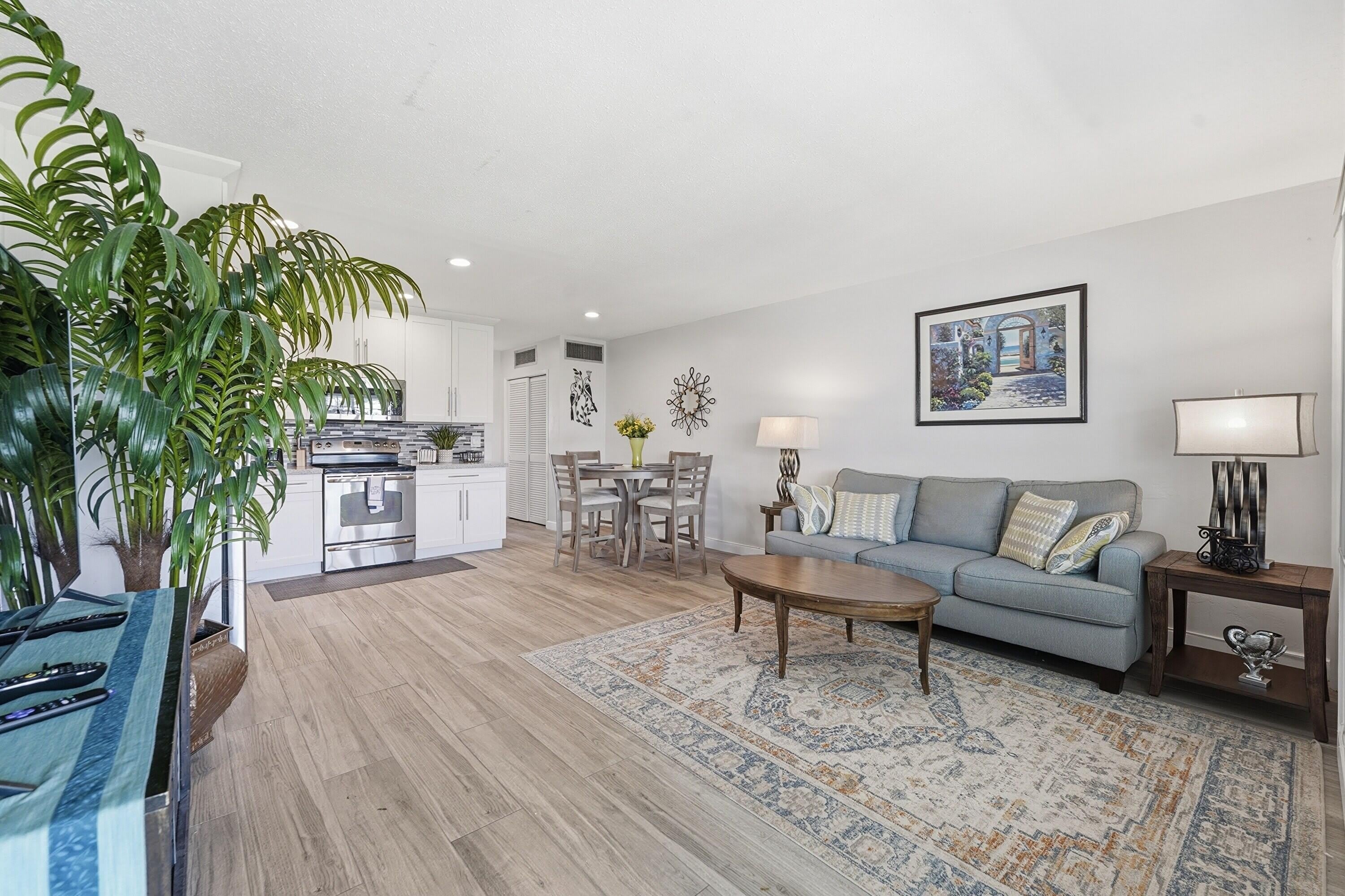 5208 Ne 24Th Terrace – photo 1
