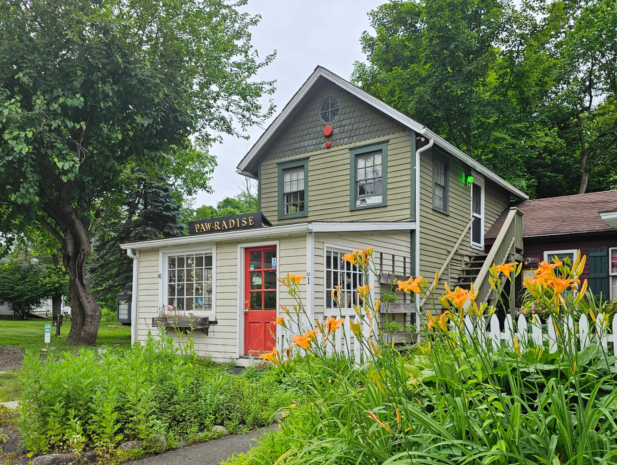 32 Cannon Rd – photo 1 of 14