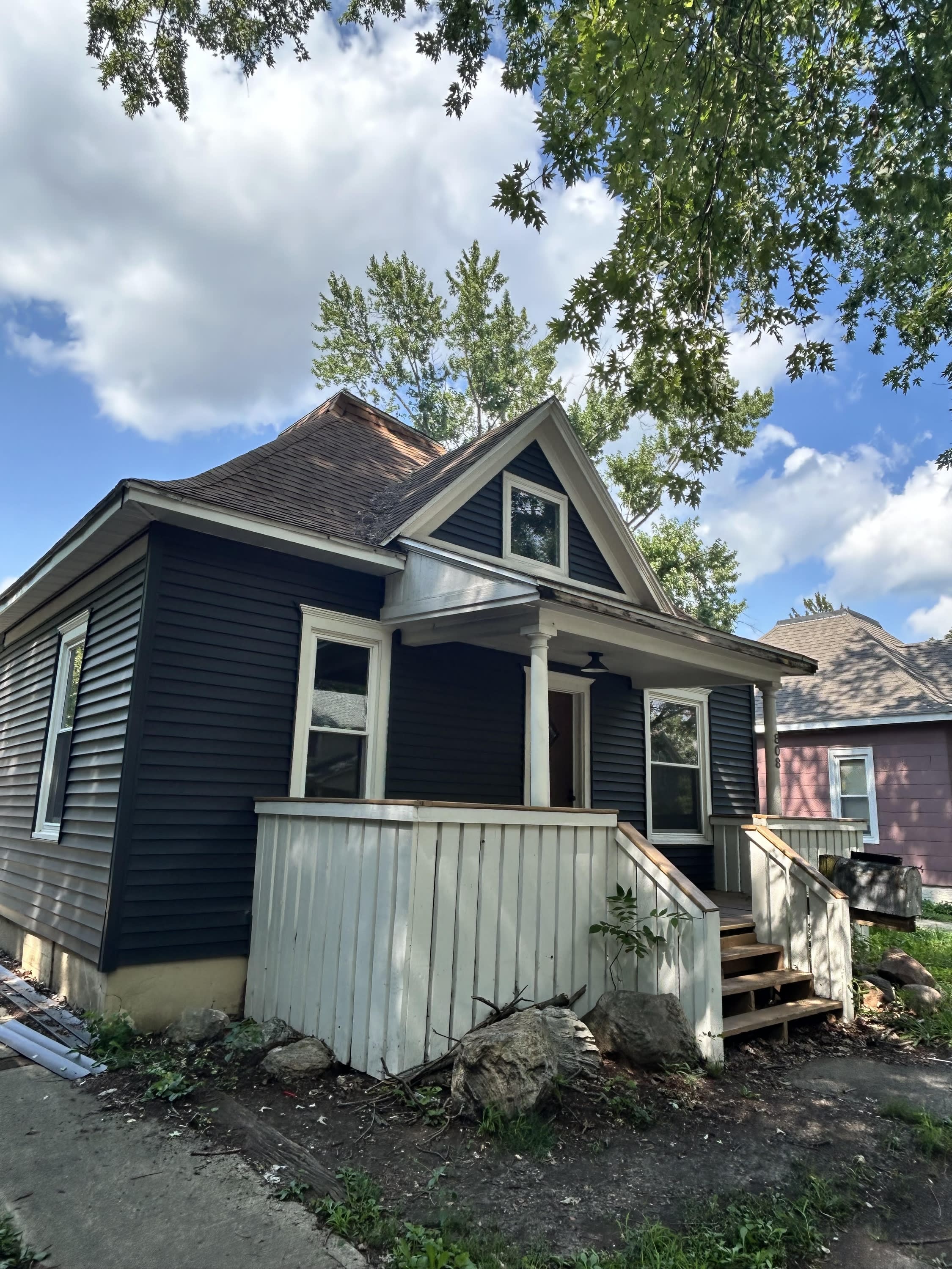 808 East High Street – photo 1