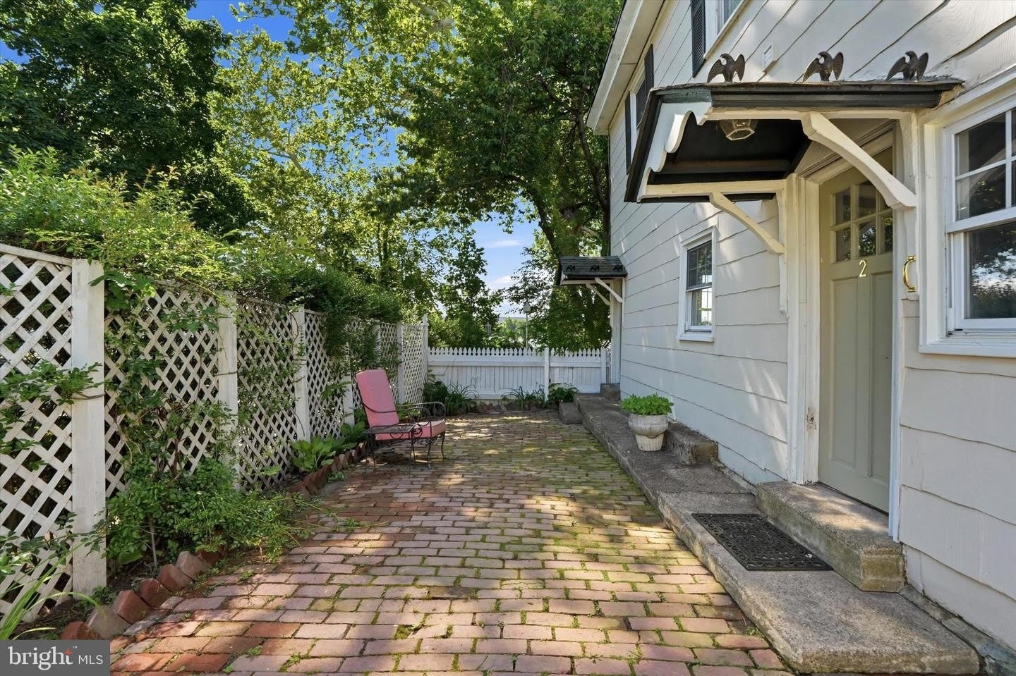 7015 RIVERVIEW AVE – photo 1 of 11