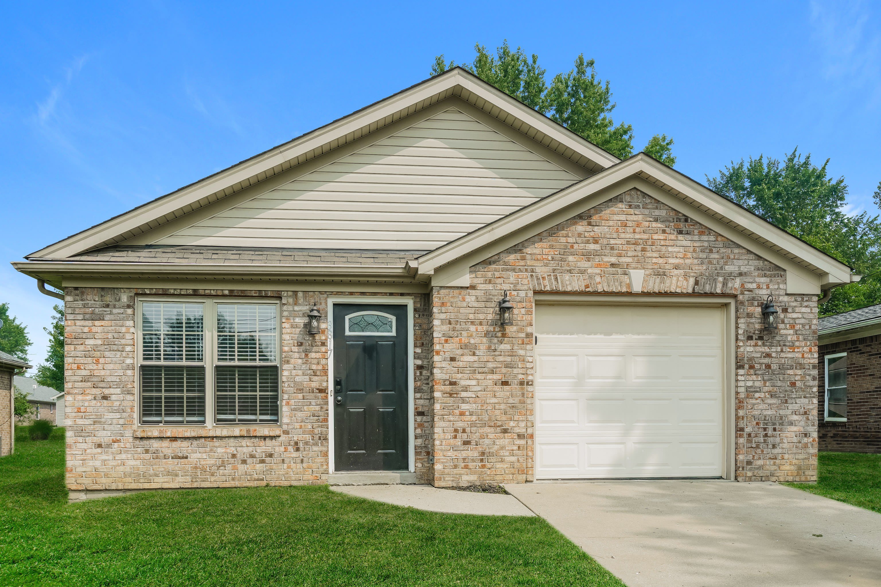 3817 Fiske Avenue – photo 1 of 16