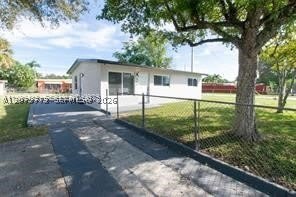 916 SW 24th Ave – photo 1