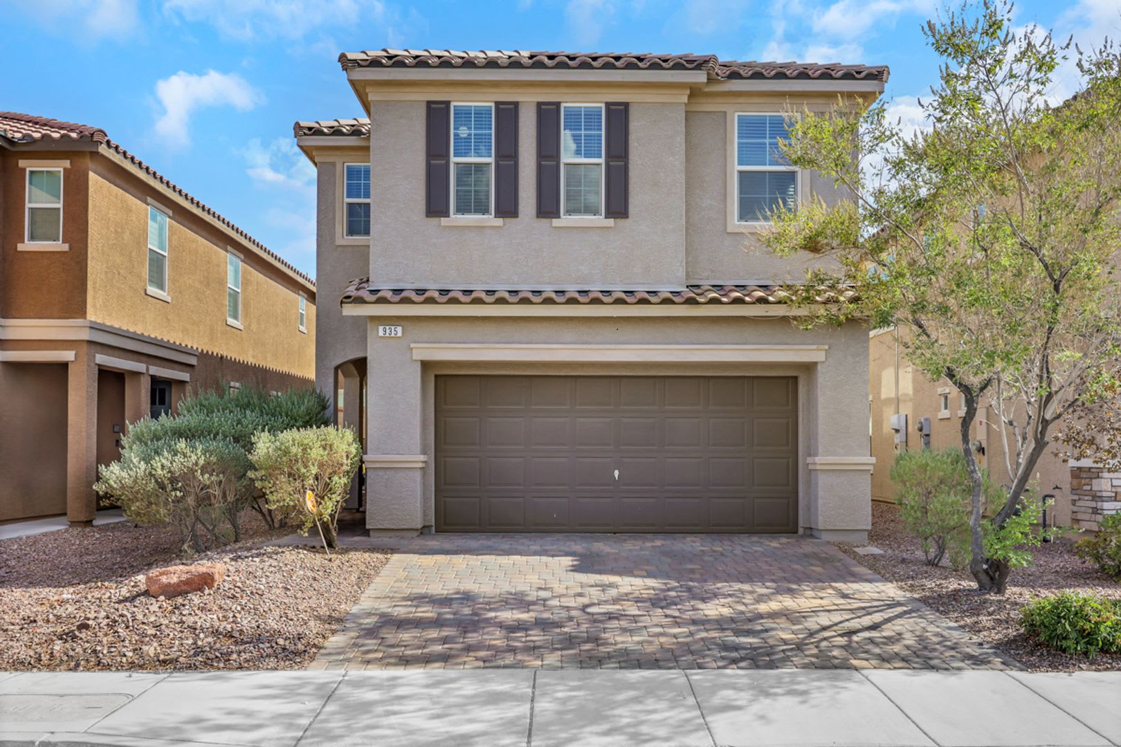 5 Bedroom in Henderson – photo 1
