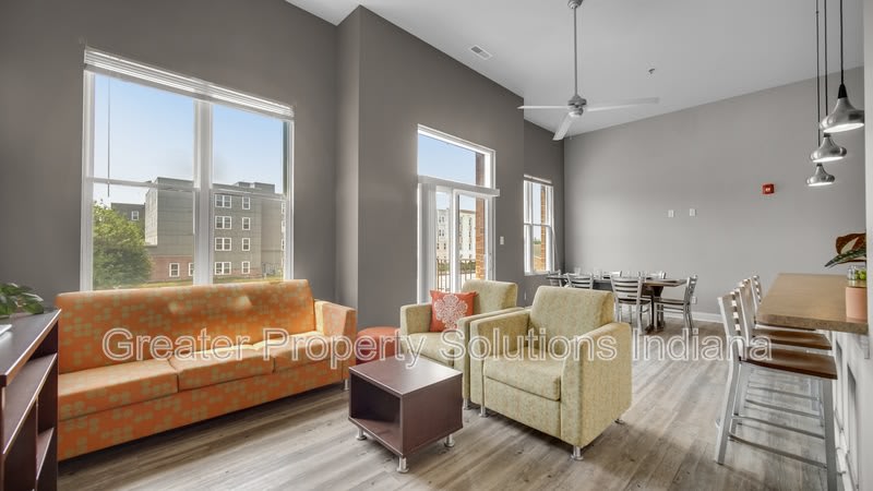 60 University Drive – photo 1 of 23