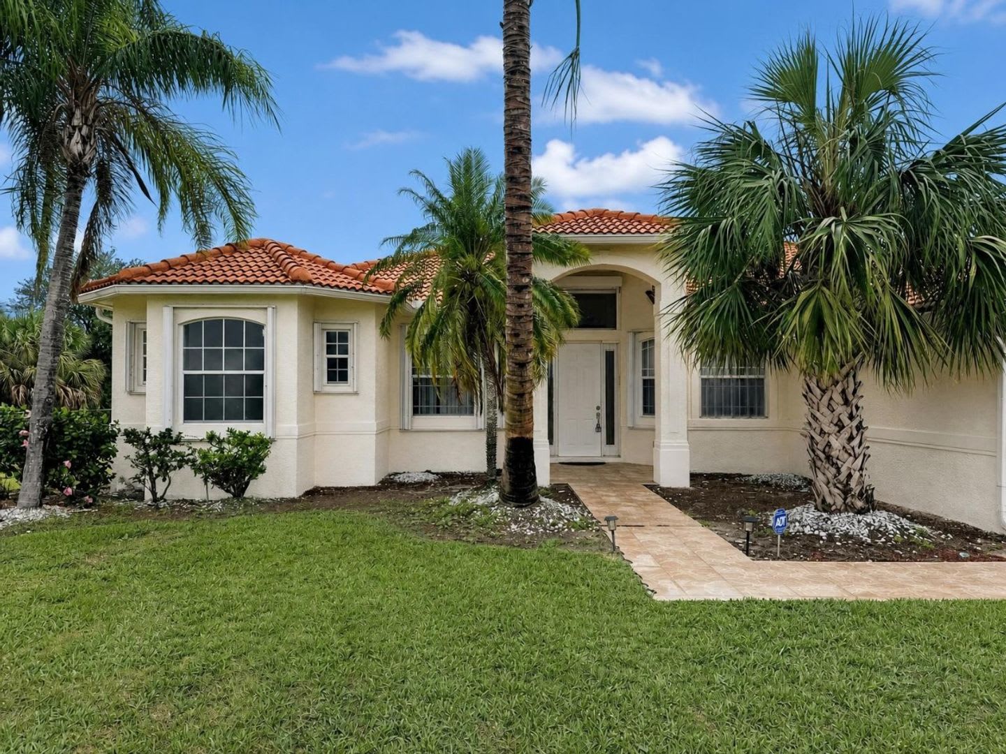 Private Estate Living on 2.6 Acres in Golden Gate Estates – photo 1