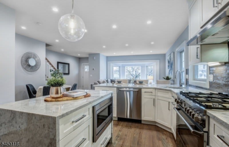 35 Spring St – photo 1 of 9