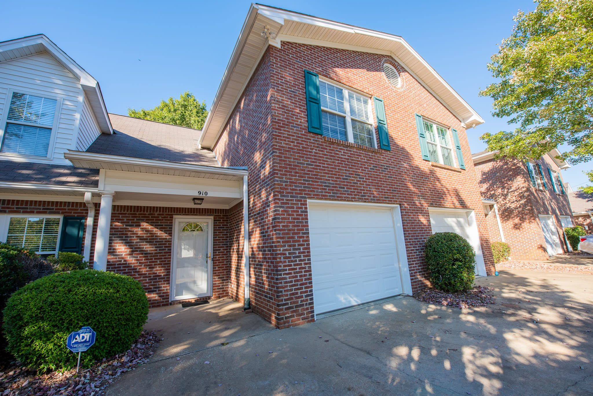 2428 E University Dr Apt 910 – photo 1