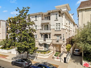 11737 Goshen Avenue – photo 1
