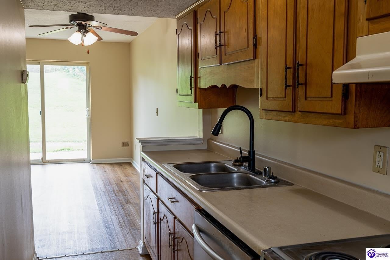 2804 Frontier Court – photo 1 of 8