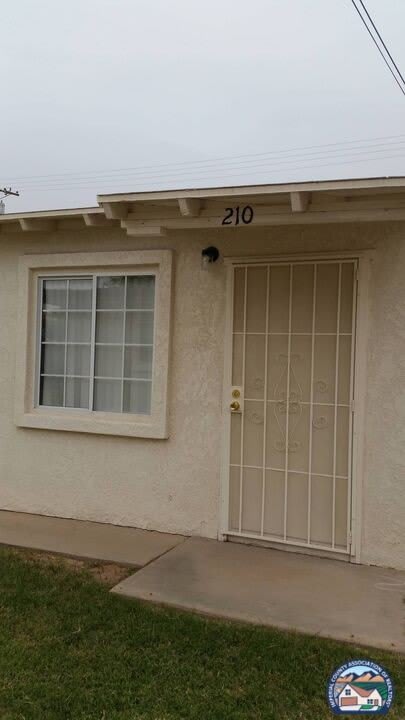 210 B St – photo 1 of 9