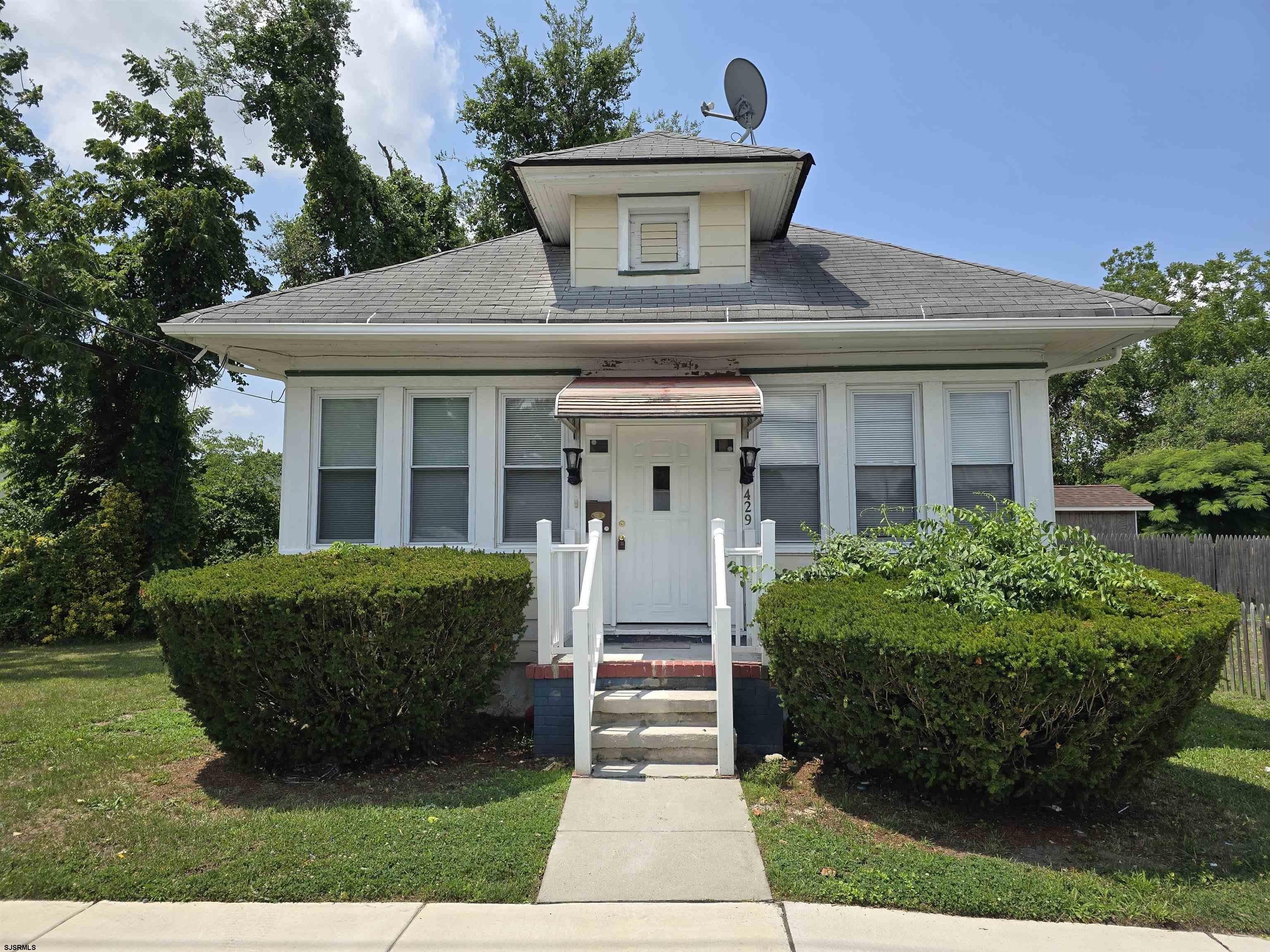 429 Doughty – photo 1 of 11