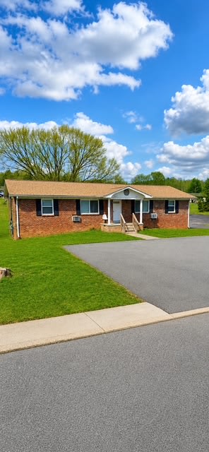 1013 W Parkway Ave – photo 1 of 338