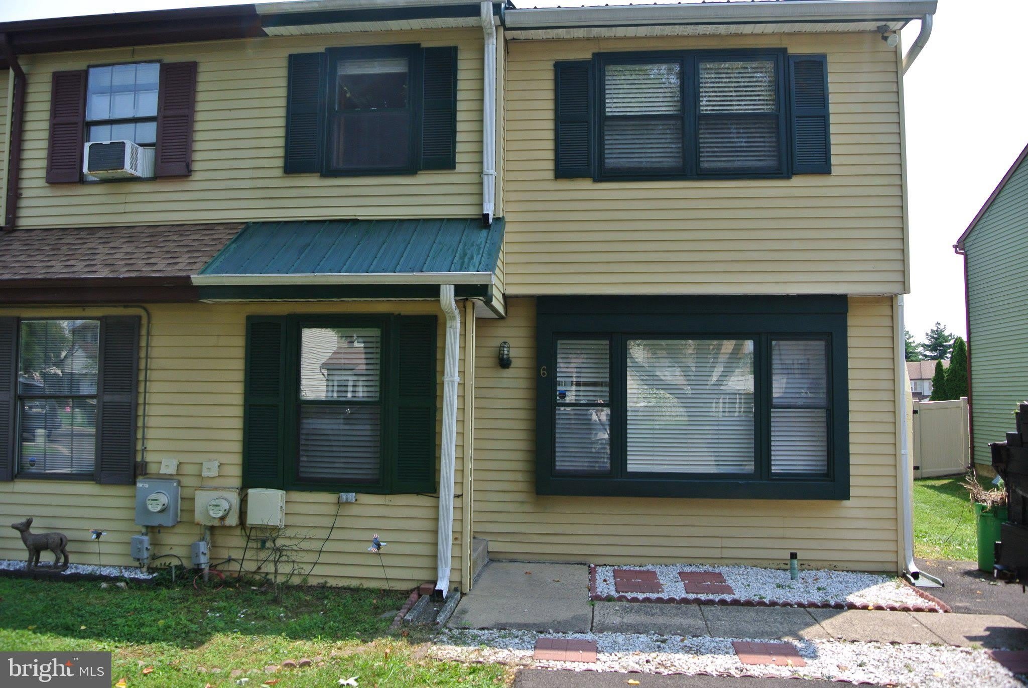 6 COBBLESTONE Drive – photo 1 of 25