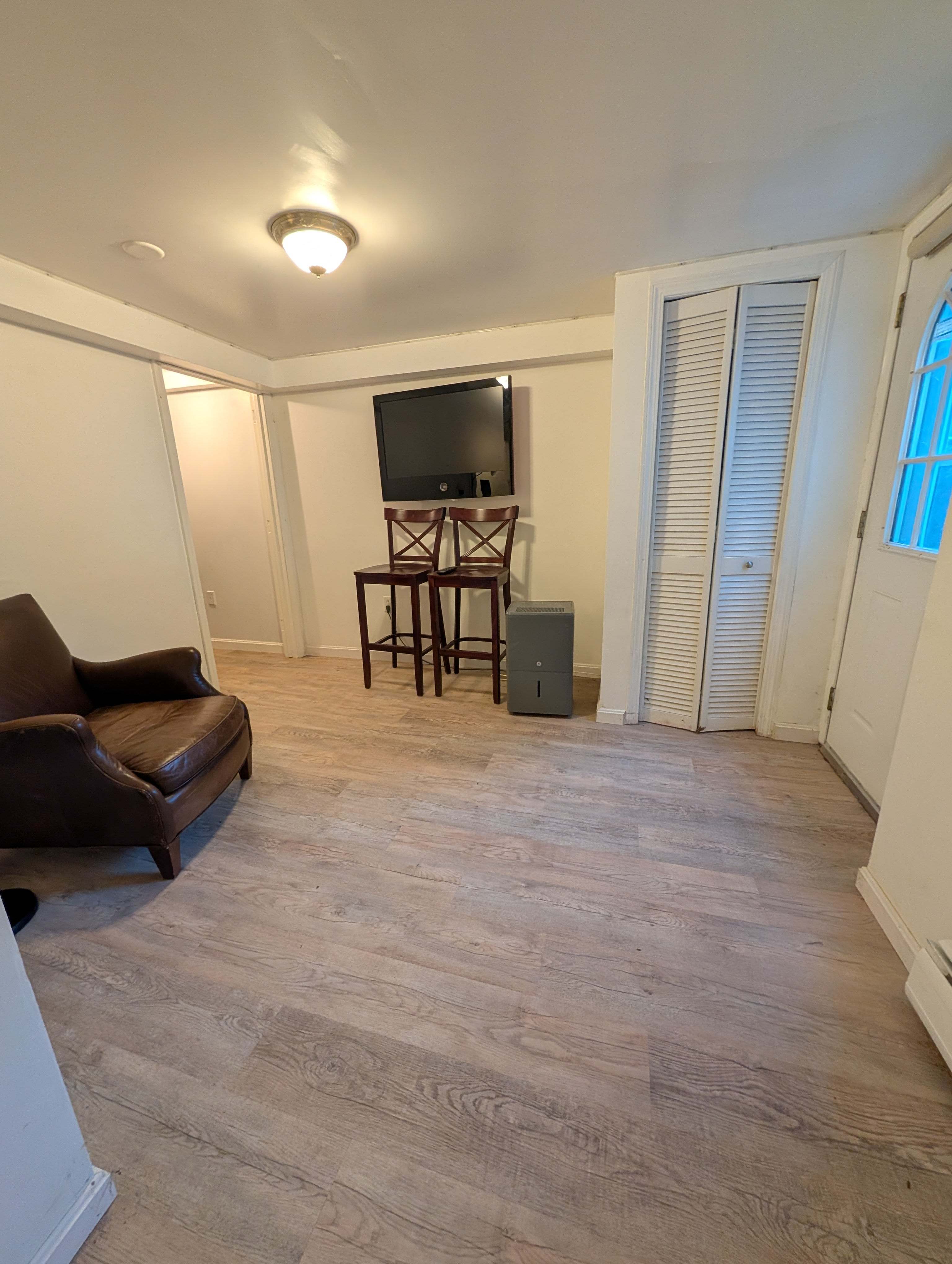 36 Wentworth Street – photo 1 of 12