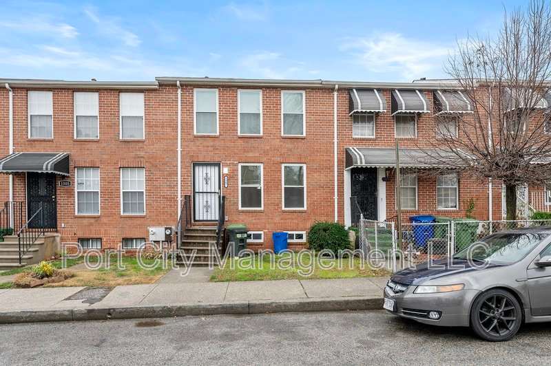 1507 Retreat Street 1 – photo 1