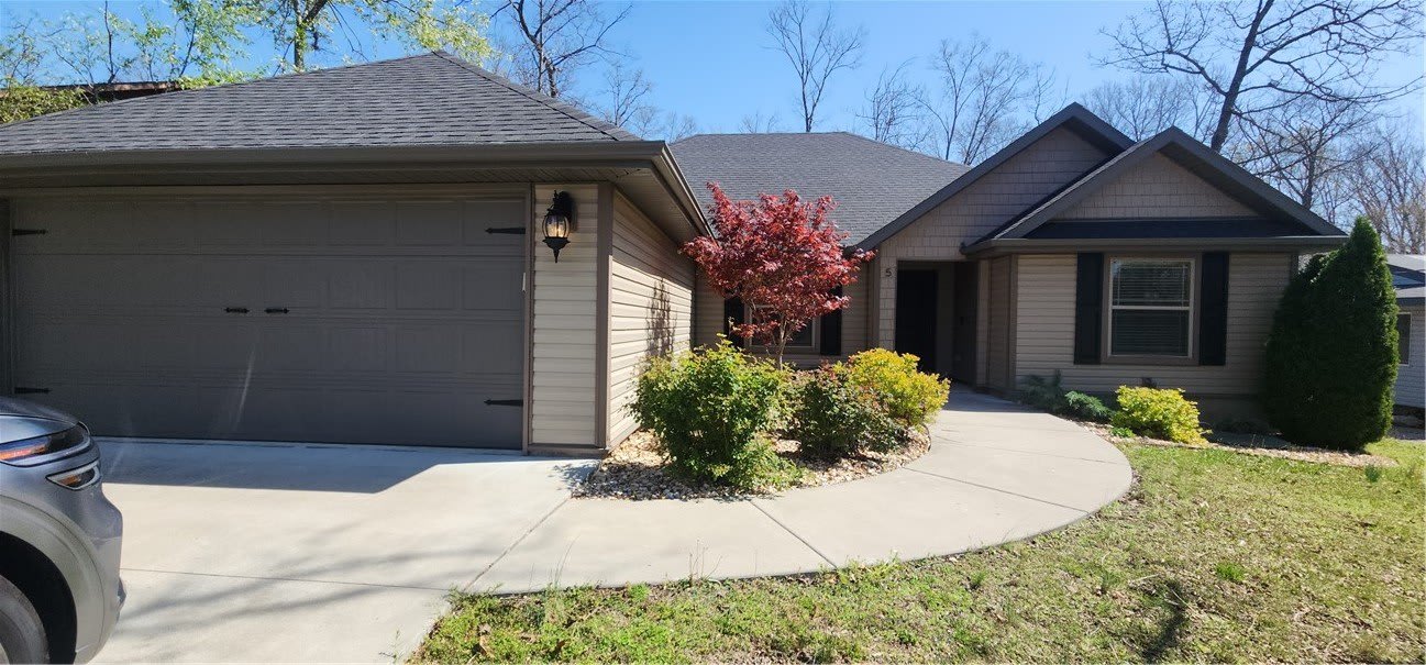 5 Knighton Drive – photo 1 of 13