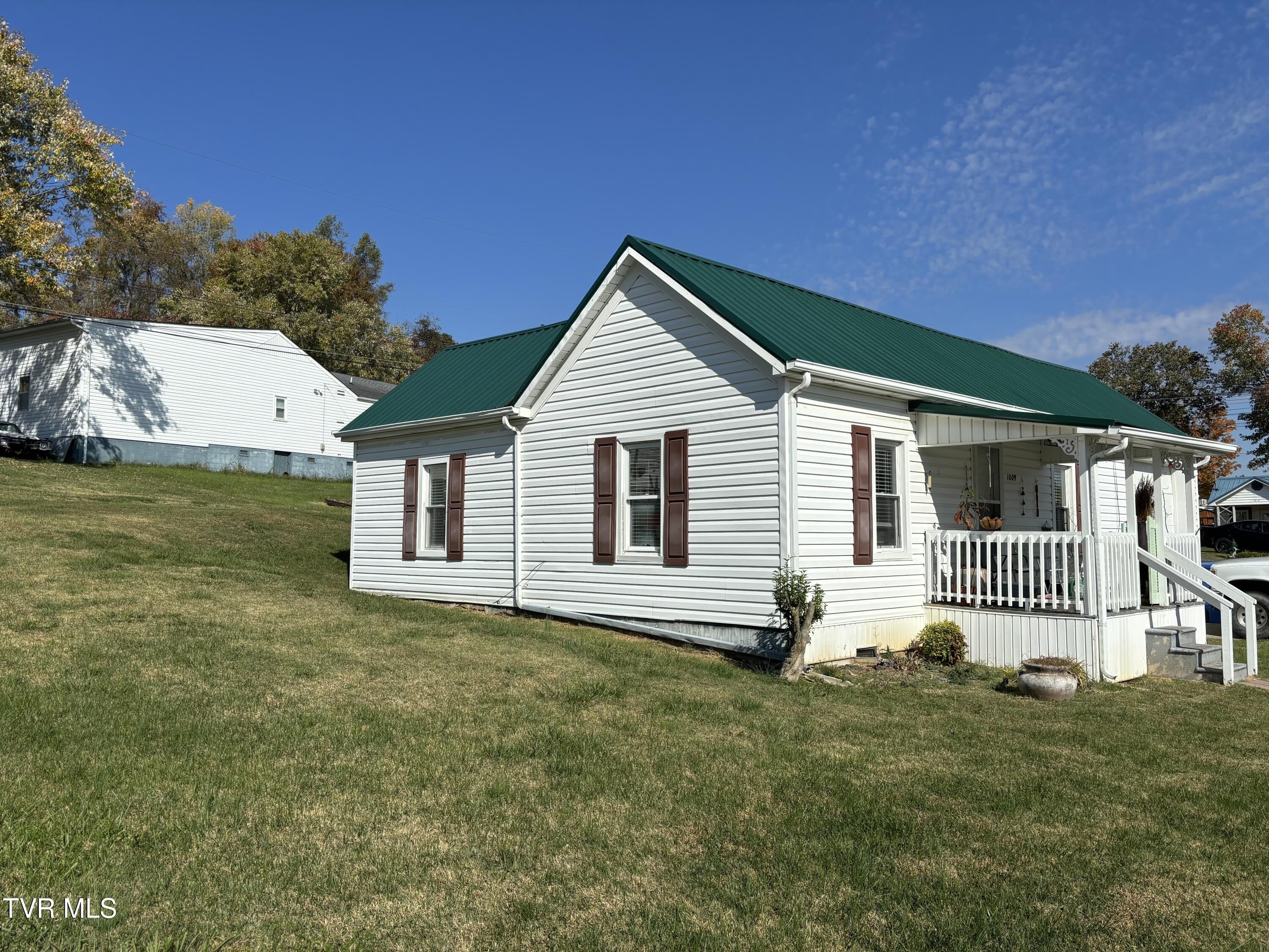 1009 Liberty Circle – photo 1 of 18