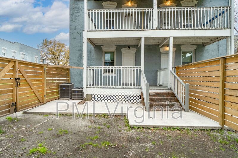 731 W 38th St – photo 1