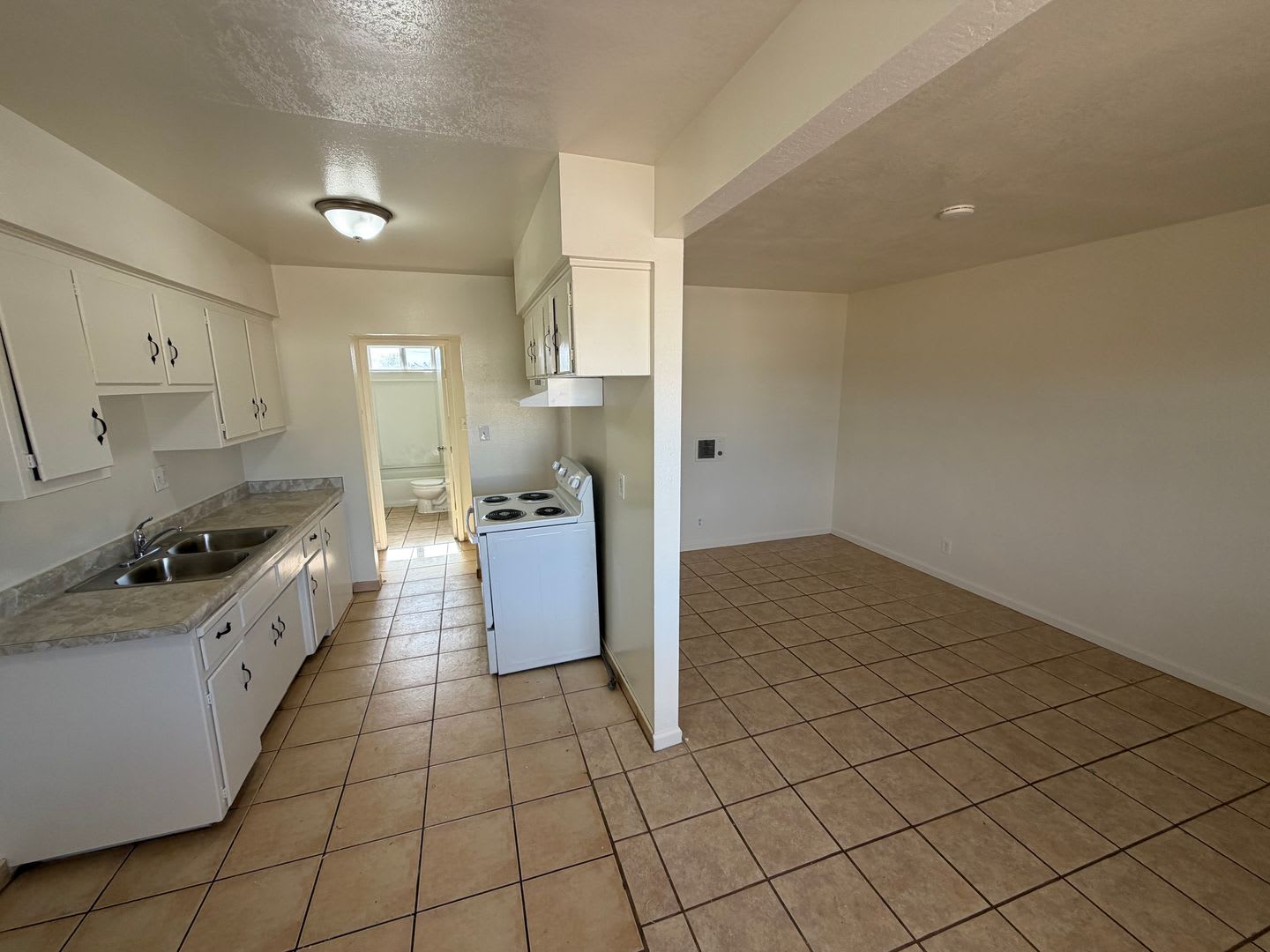 311 E. McElhaney Avenue Apartments – photo 1 of 7