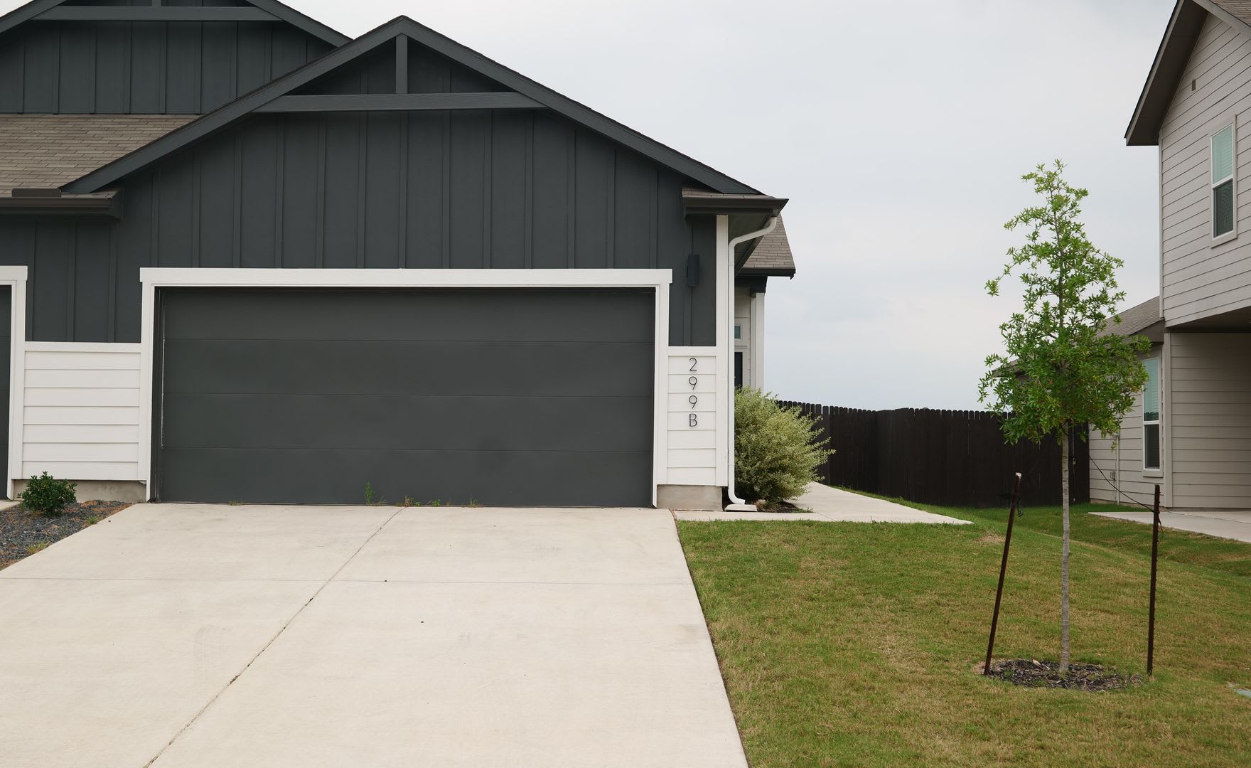 Stunning 3X2 Luxury Duplex In Buda Tx – photo 1 of 184