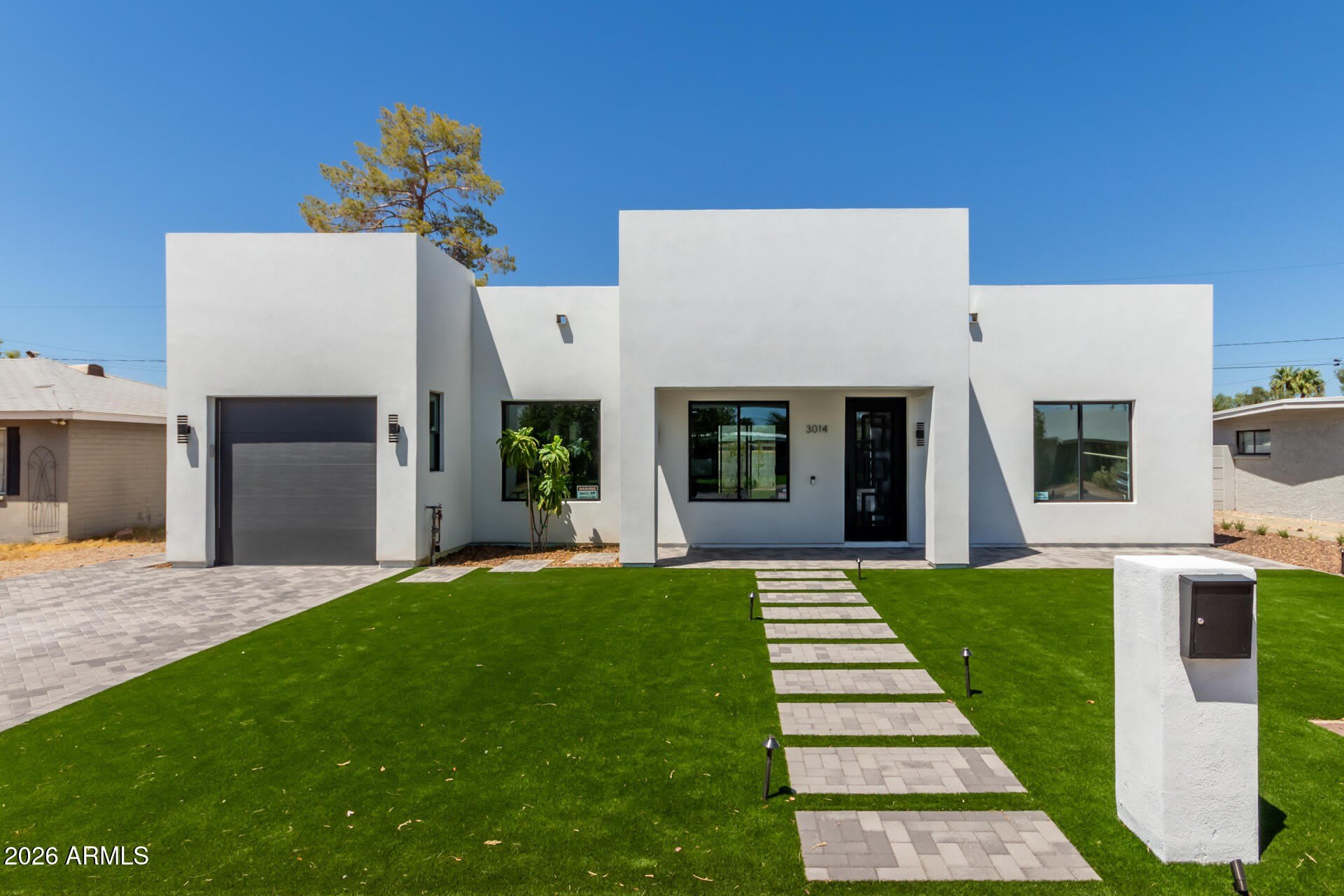 3014 E AVALON Drive – photo 1
