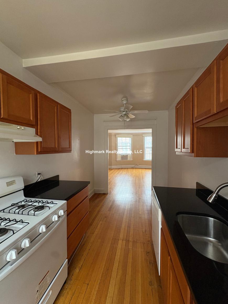 907 Elmwood Ave – photo 1 of 167