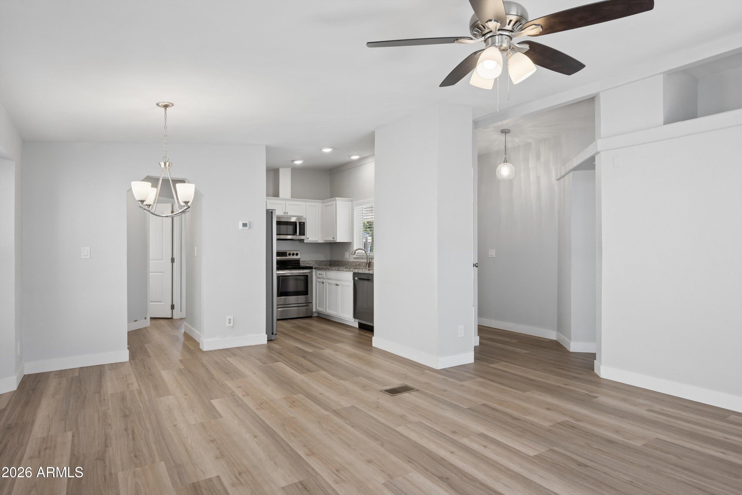 1864 E AUGUSTA Avenue – photo 1 of 31