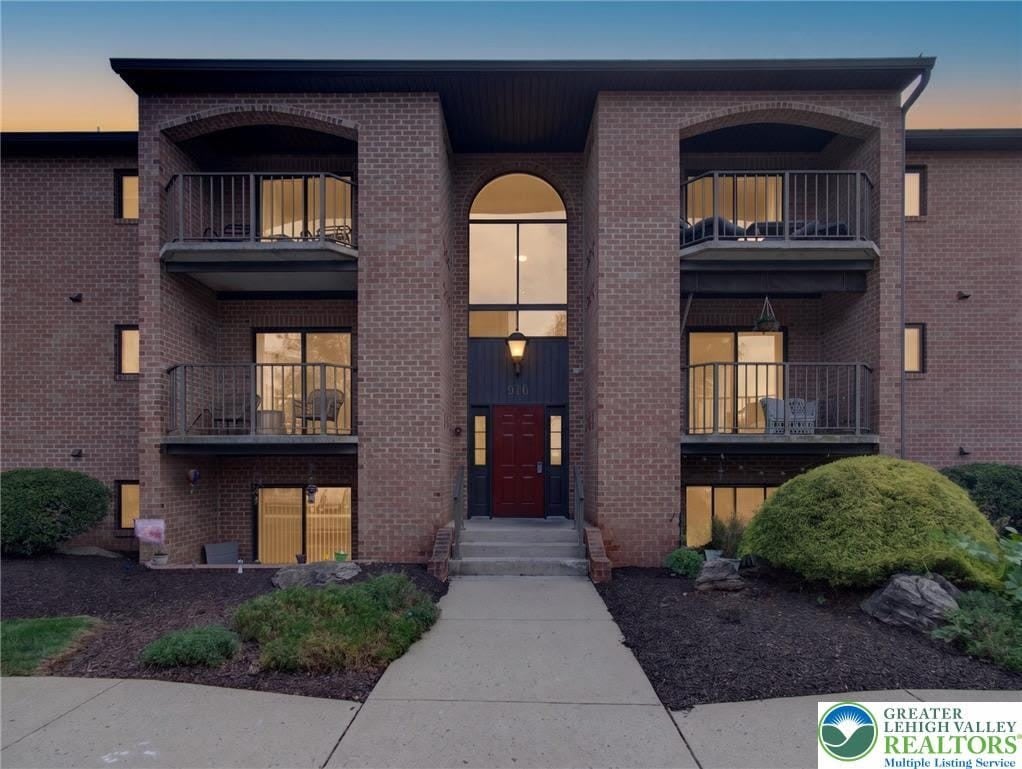 916 Cold Spring Road – photo 1 of 8