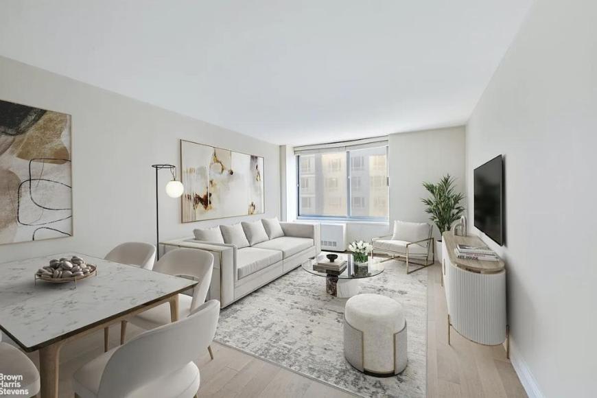 270 West 17Th Street – photo 1