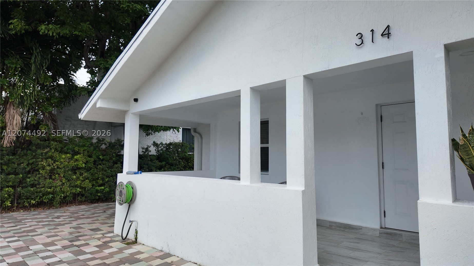 314 SW 10th Ave – photo 1