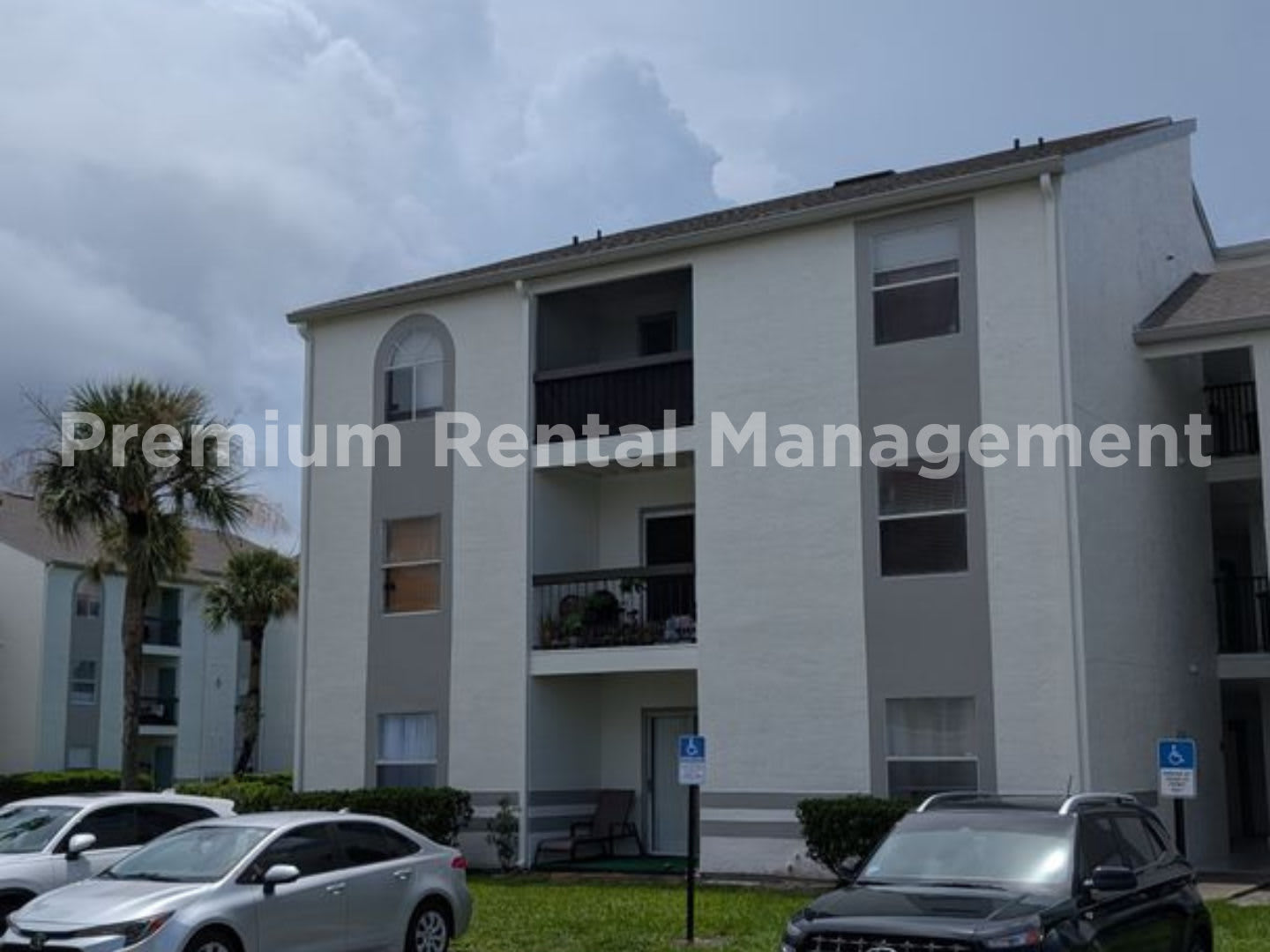 3 Bedroom 3 Baths Condominium – photo 1