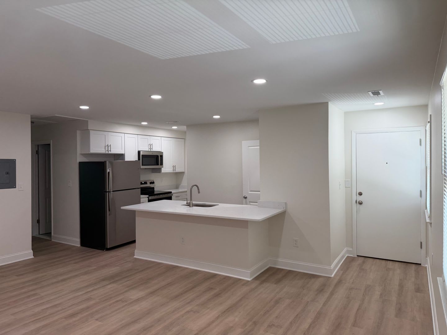 West Carroll Apartments – photo 1 of 7