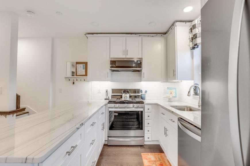 44 West Eagle St. – photo 1