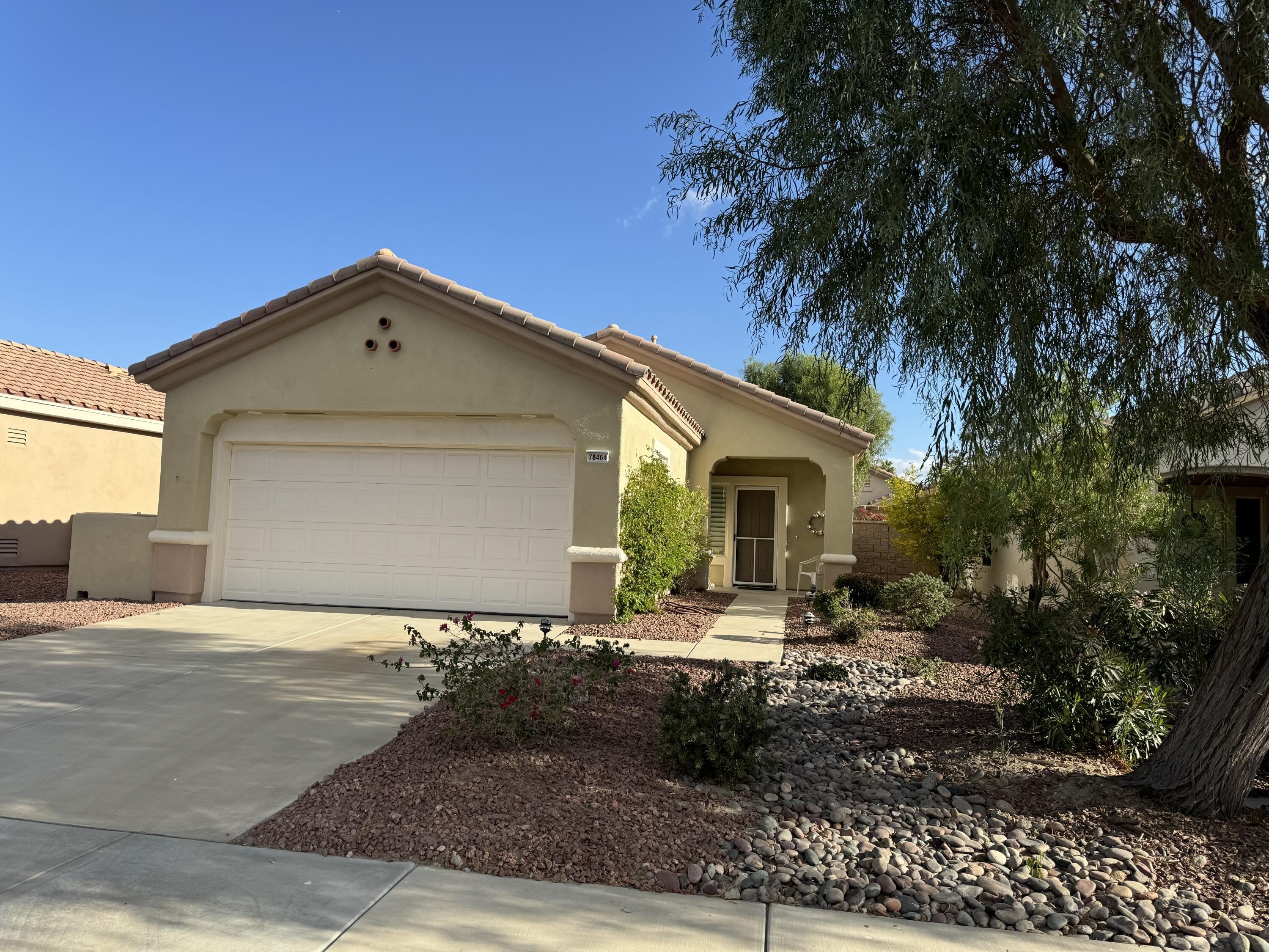 78464 Glastonbury Way – photo 1 of 9