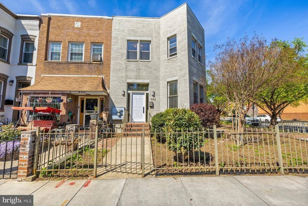 642 15TH Street NE – photo 1