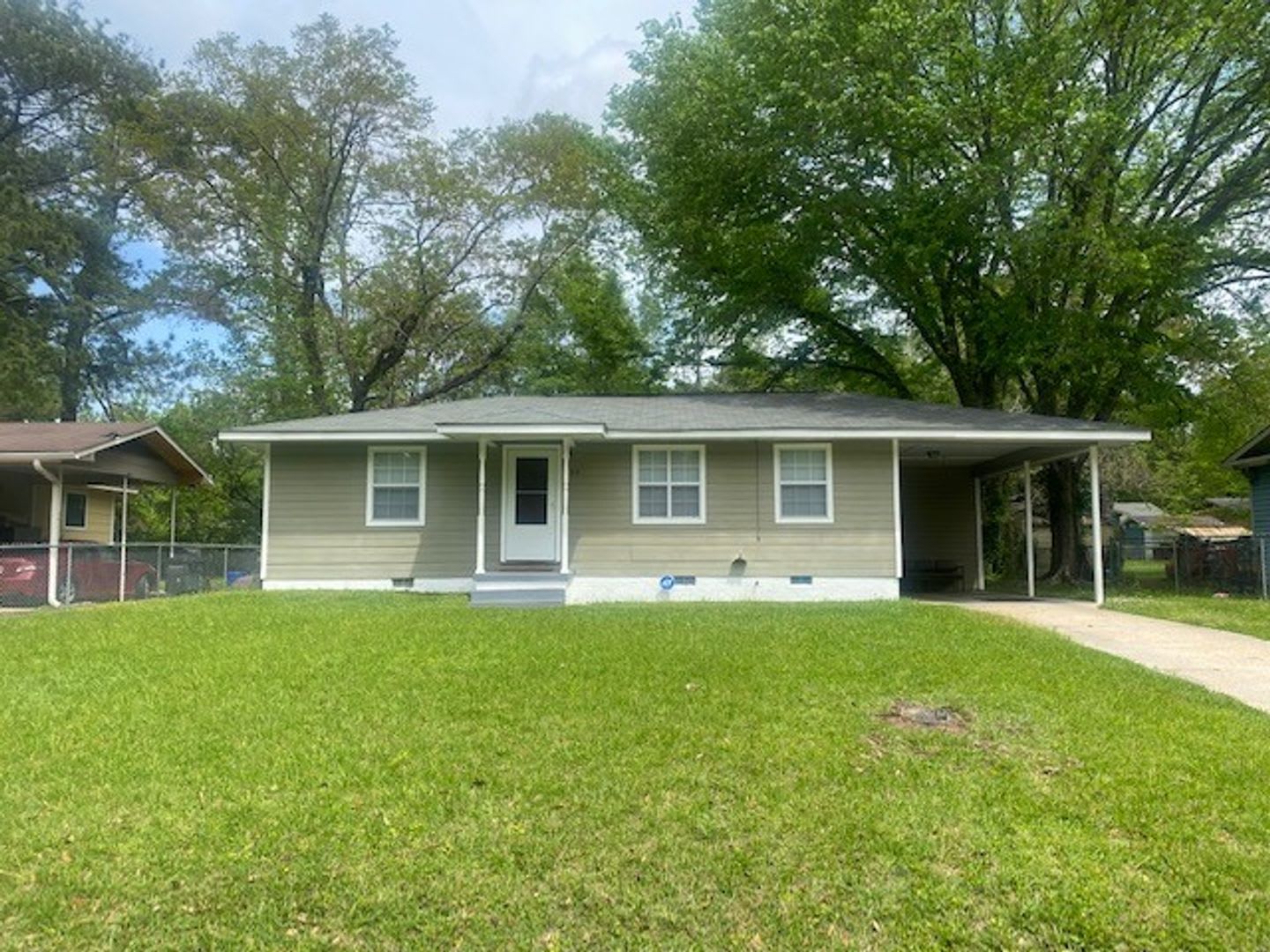 Cute 3 Bedroom Home In South Jackson – photo 1