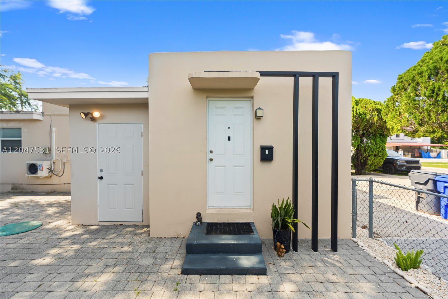 5800 Taylor St – photo 1