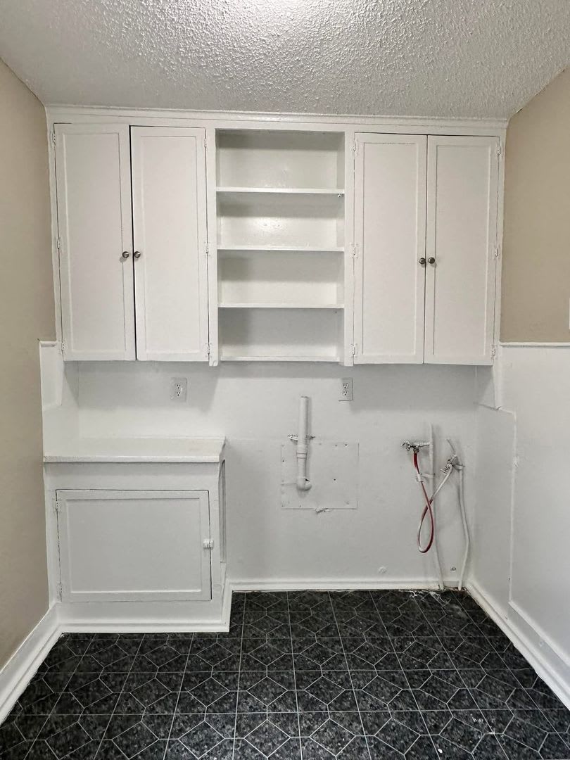 Cozy 2 Bedroom 2 Bath in Brook Village – photo 1