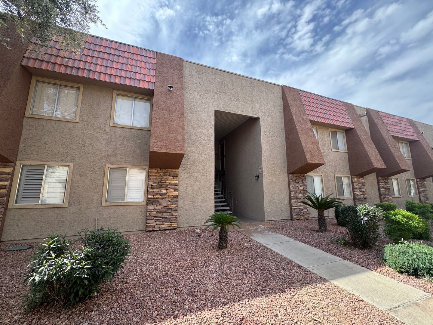Super Summer Special 400 Off First Month S Rent Stylish Condo With New Upgrades Tennis Courts And Pool Access – photo 1