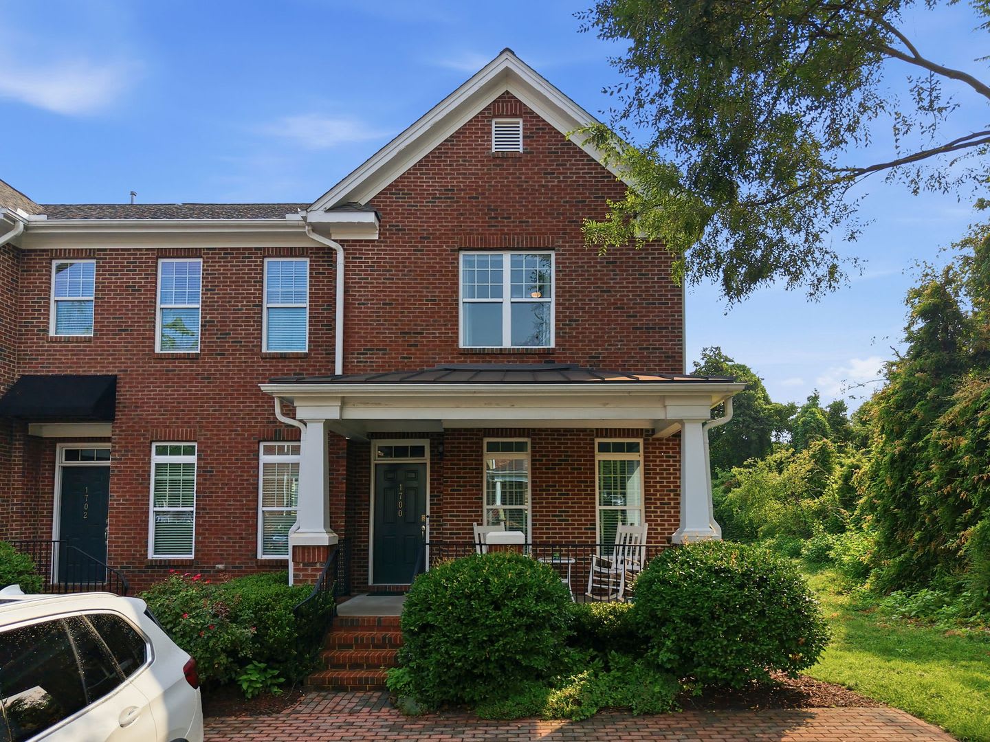 Fully Furnished Option Available – photo 1