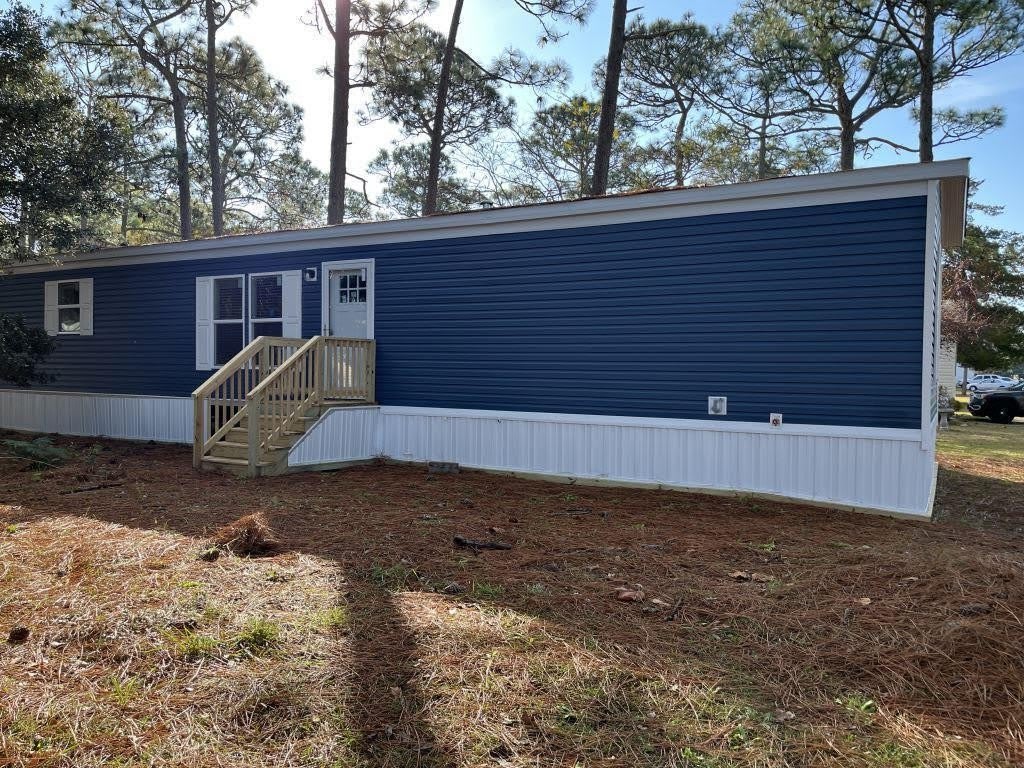 220 Sequoia Dr – photo 1 of 12