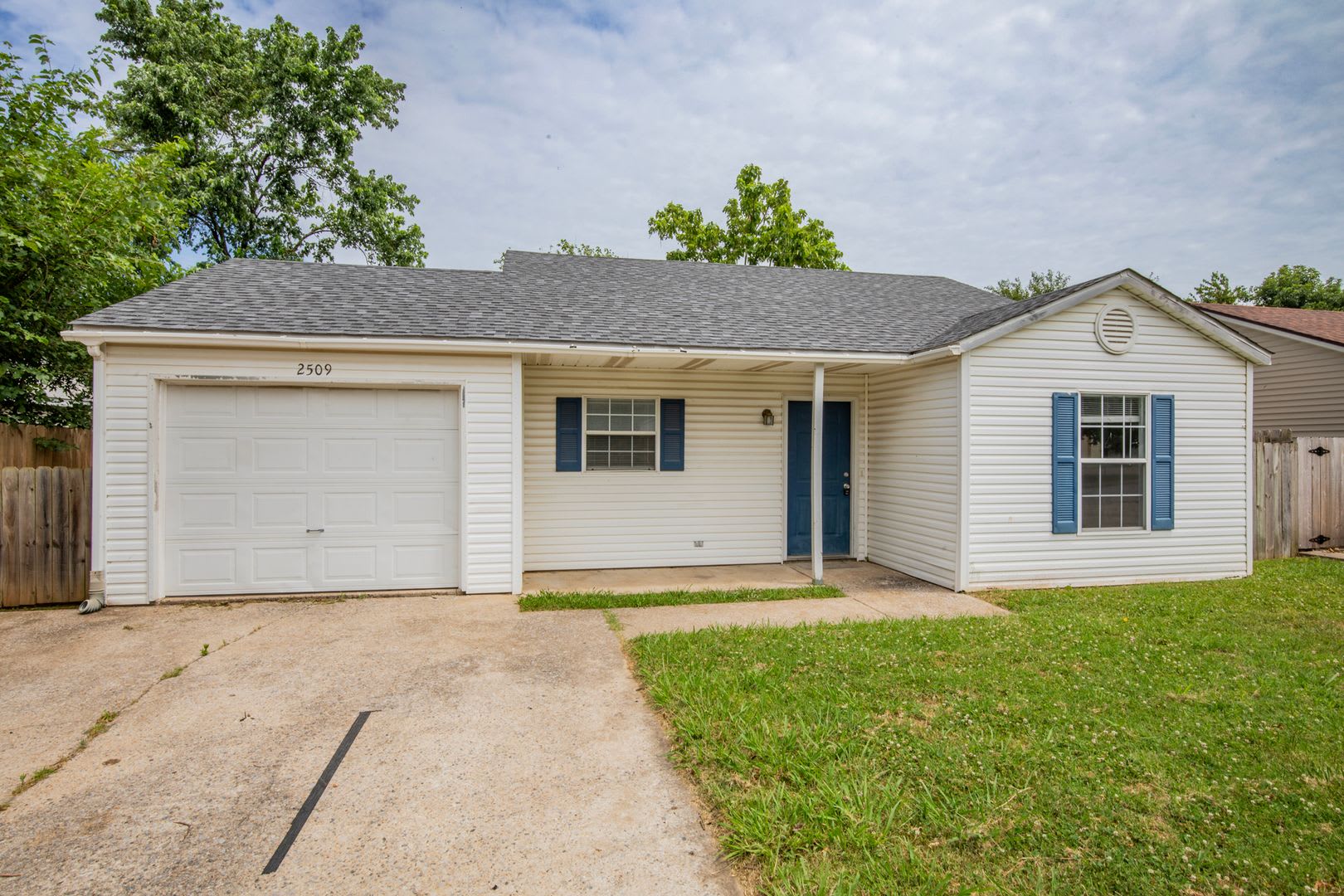 ***2509 Parkcrest*** – photo 1