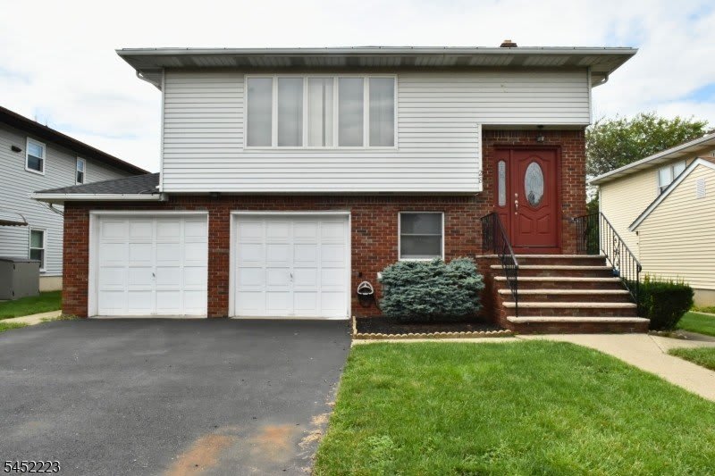 28 Elmhurst St – photo 1 of 38