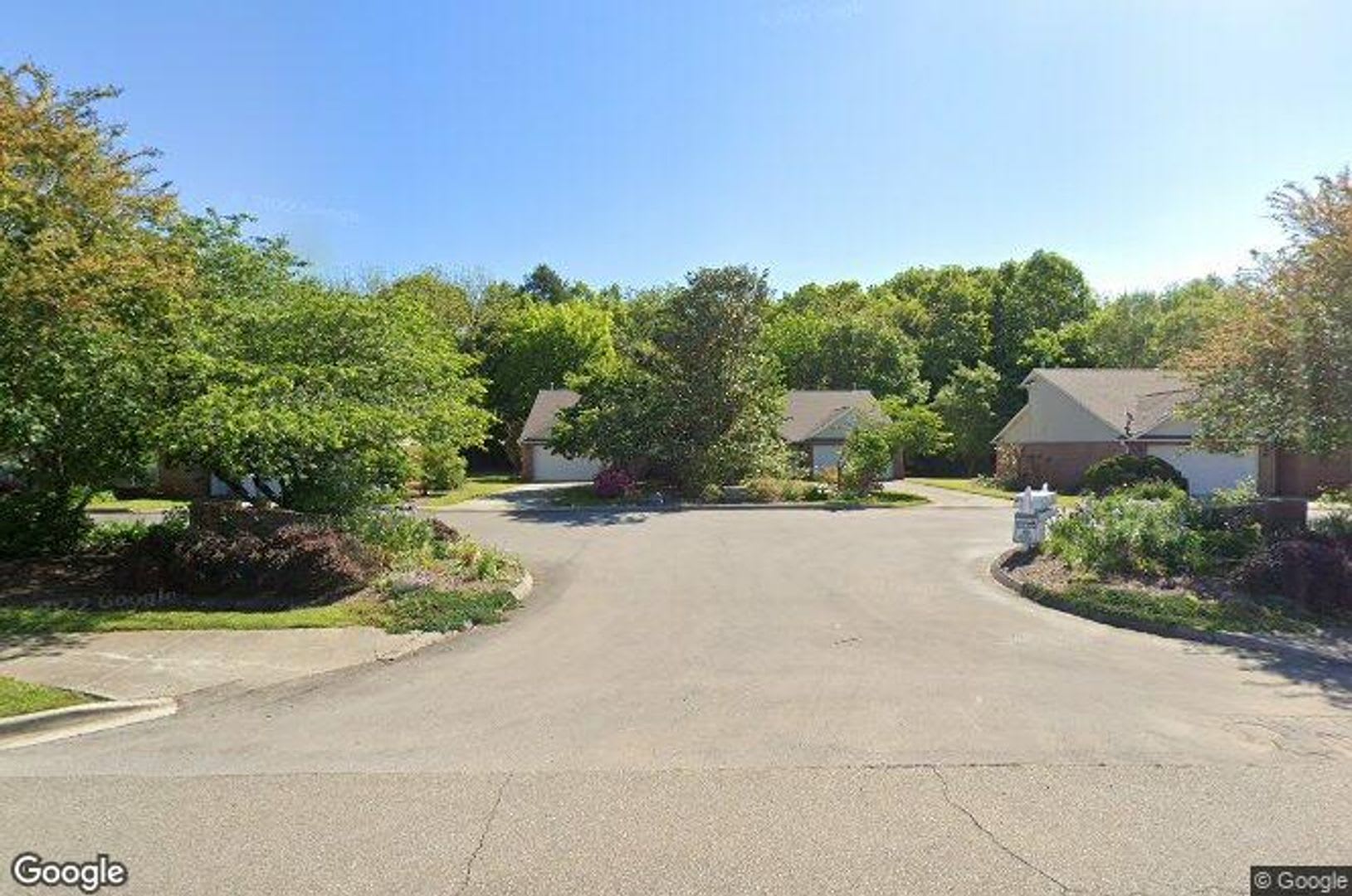 Farragut 2Br 2Ba One Level Condo – photo 1 of 53